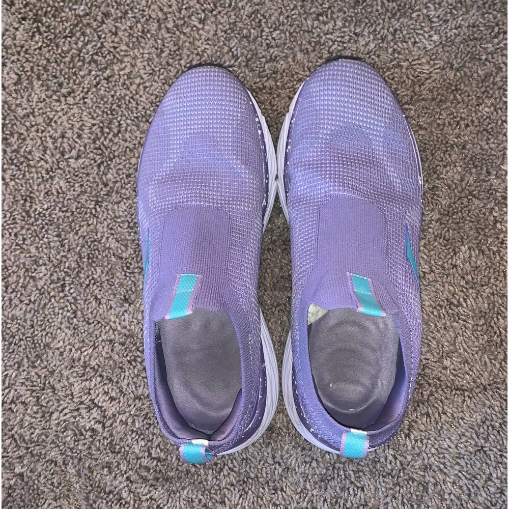 Women’s Slip on Sneakers size 9
